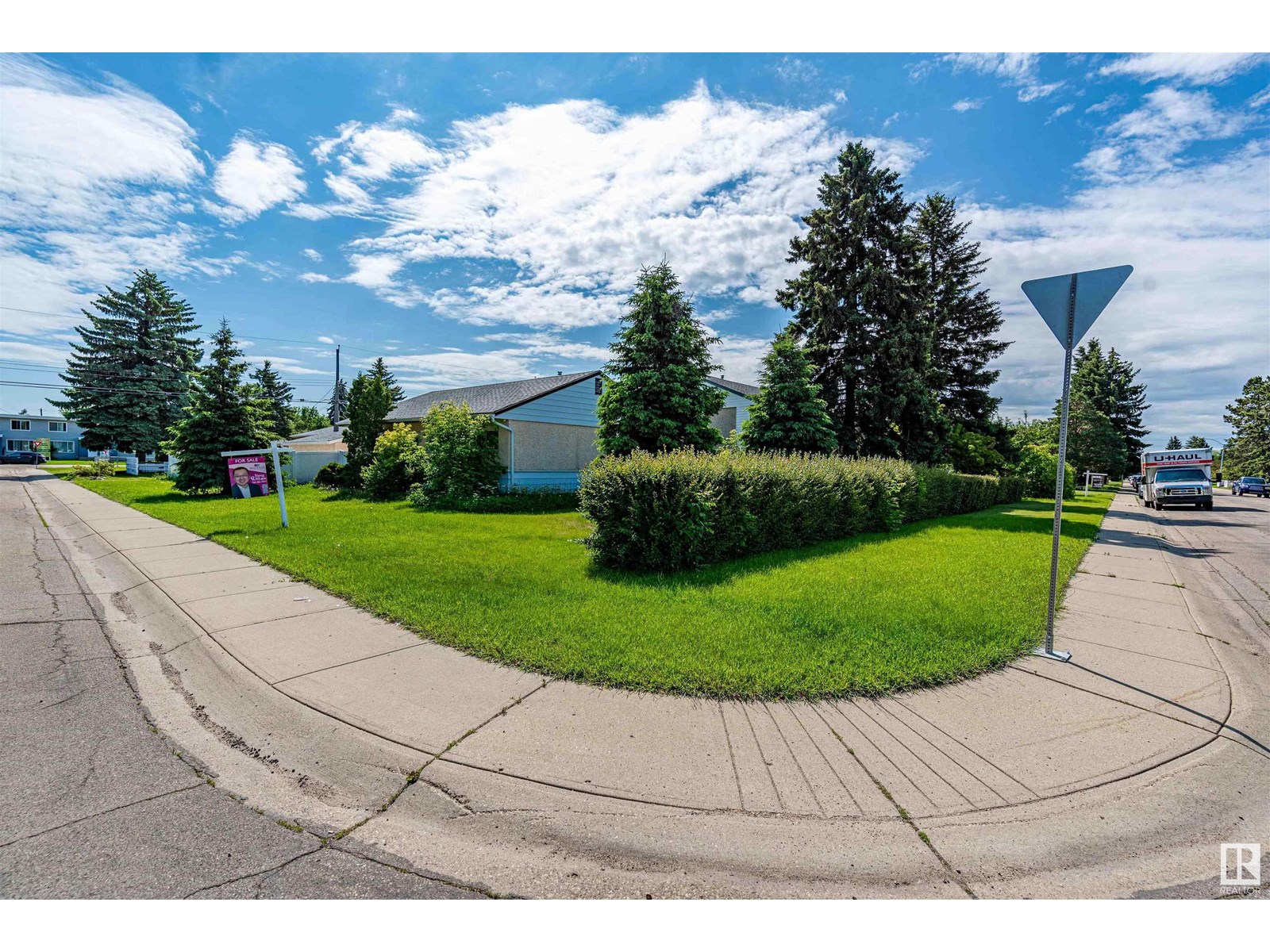Property at 13207 131A AV NW image 1