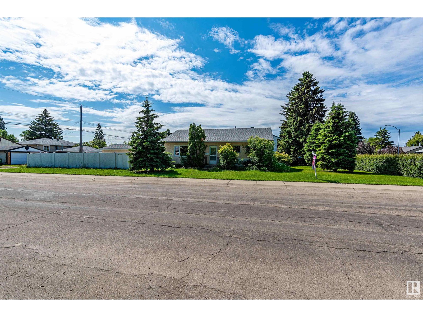 Property at 13207 131A AV NW image 2