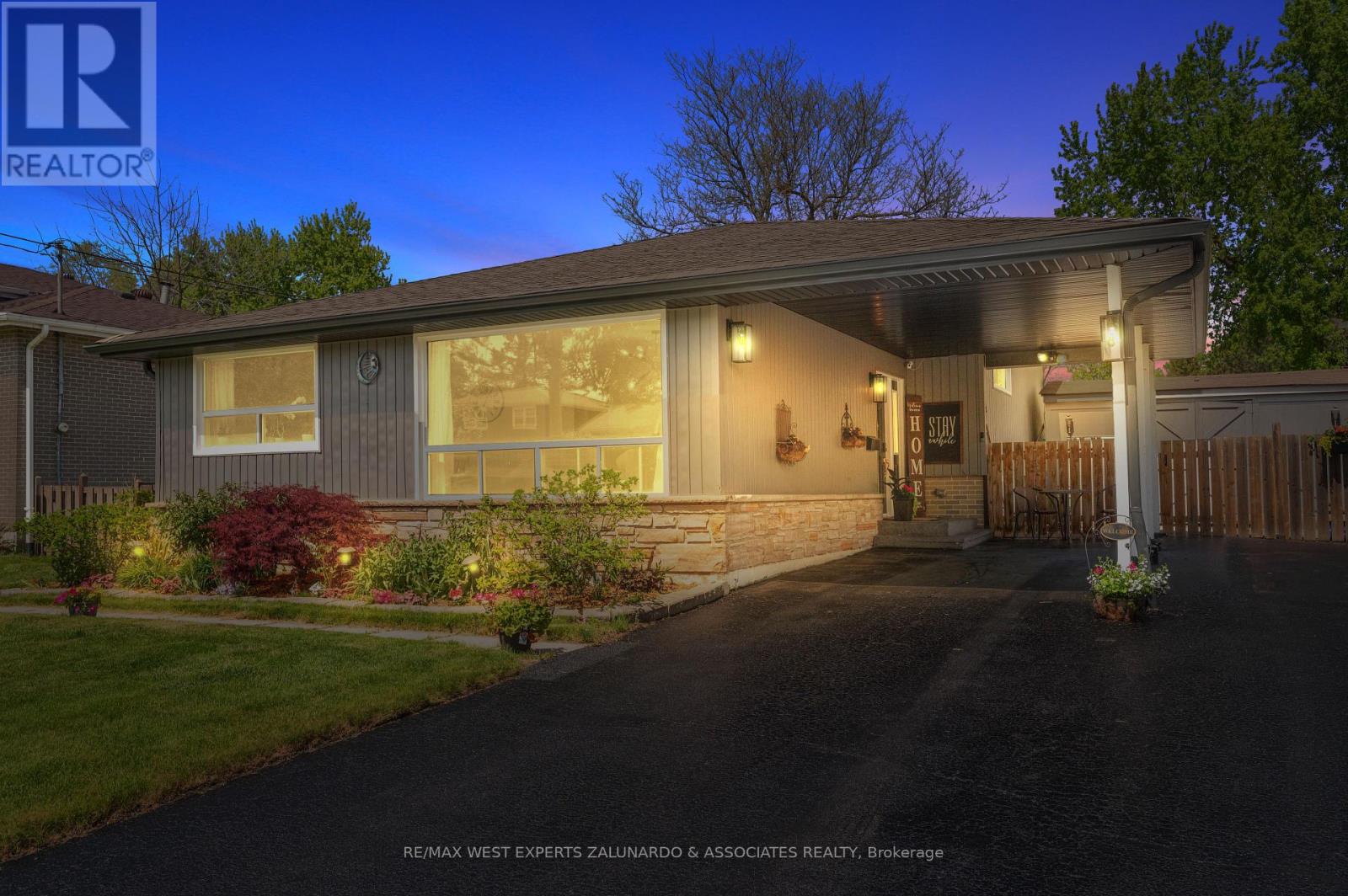 Property at 91 MOORE PARK CRESCENT image 2