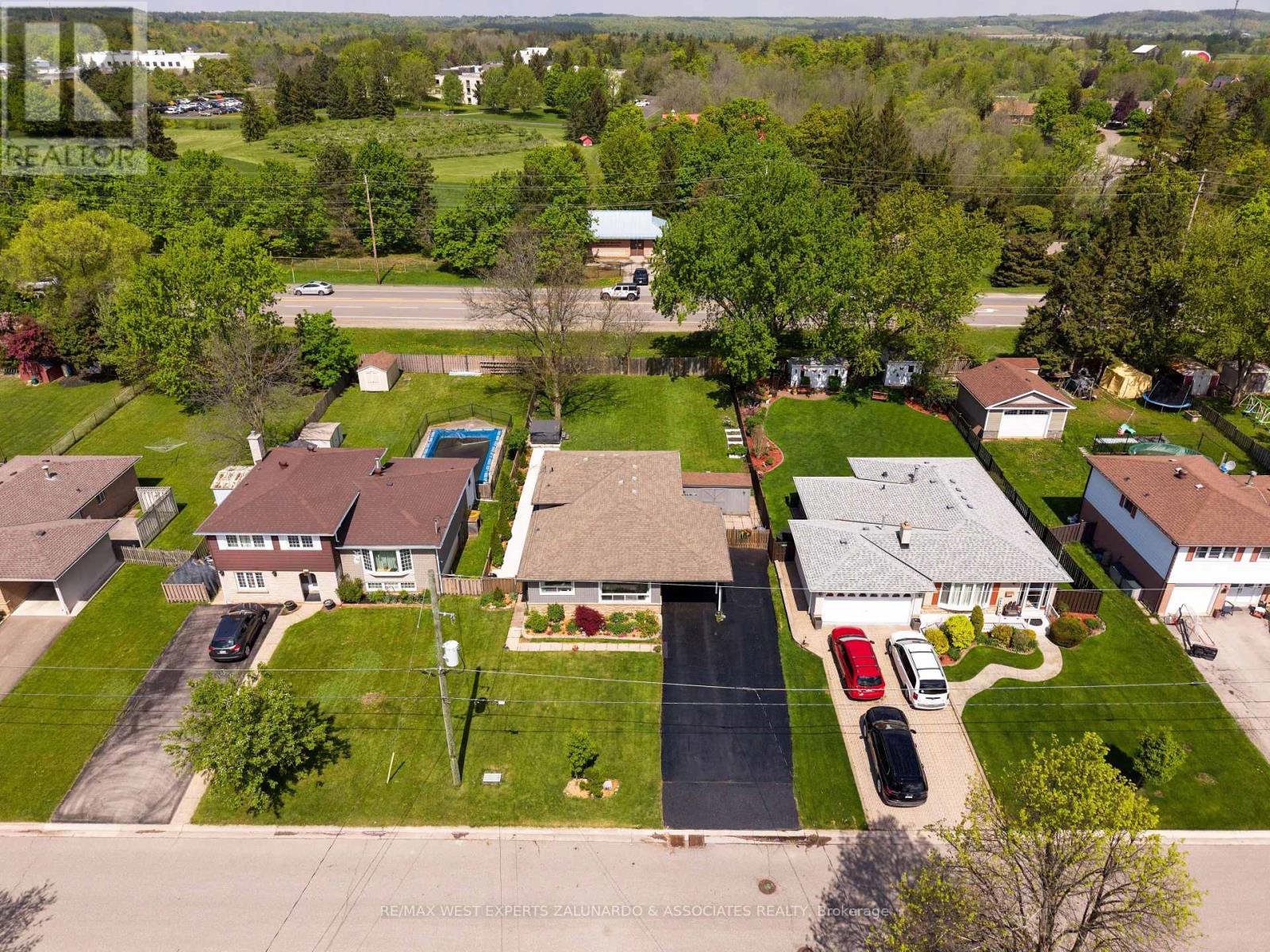 Property at 91 MOORE PARK CRESCENT image 3