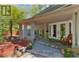 11 RIPPLEWOOD ROAD, Toronto, Ontario