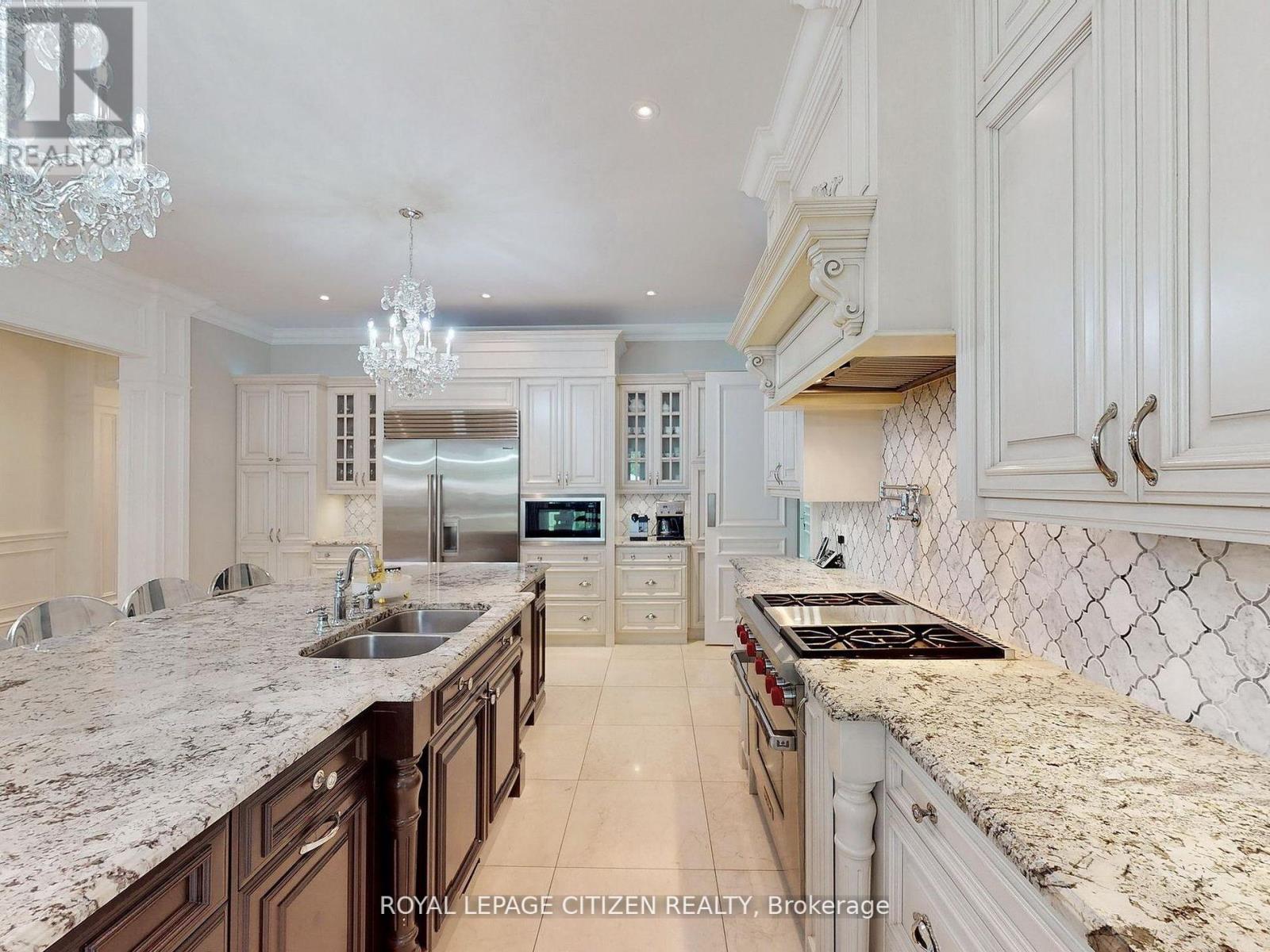 146 Degrey Drive, Brampton (Bram East), Ontario  L6P 3X7 - Photo 13 - W12249572
