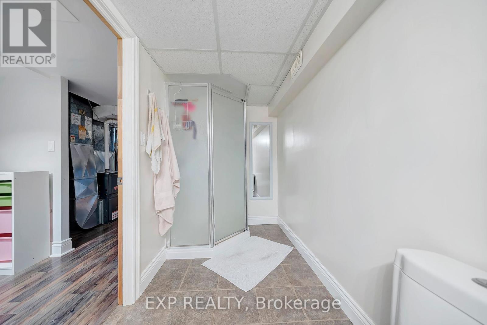 7589 Wilson Crescent, Niagara Falls, Ontario  L2G 4S3 - Photo 20 - X12249646