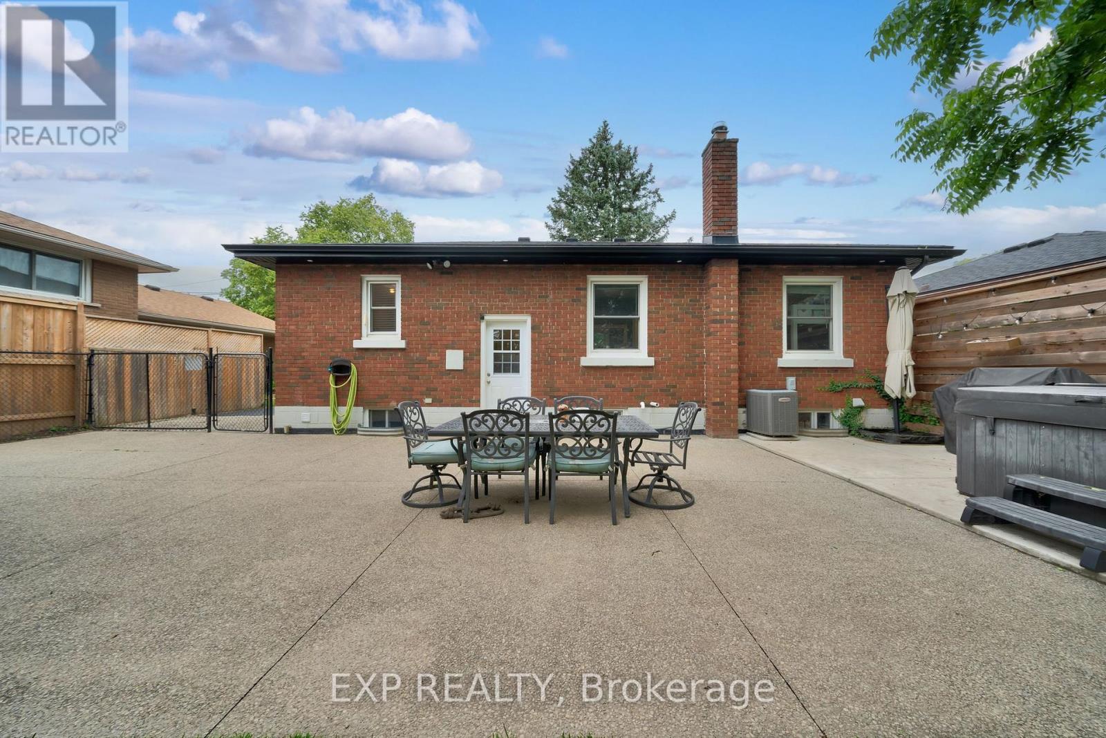 7589 Wilson Crescent, Niagara Falls, Ontario  L2G 4S3 - Photo 32 - X12249646