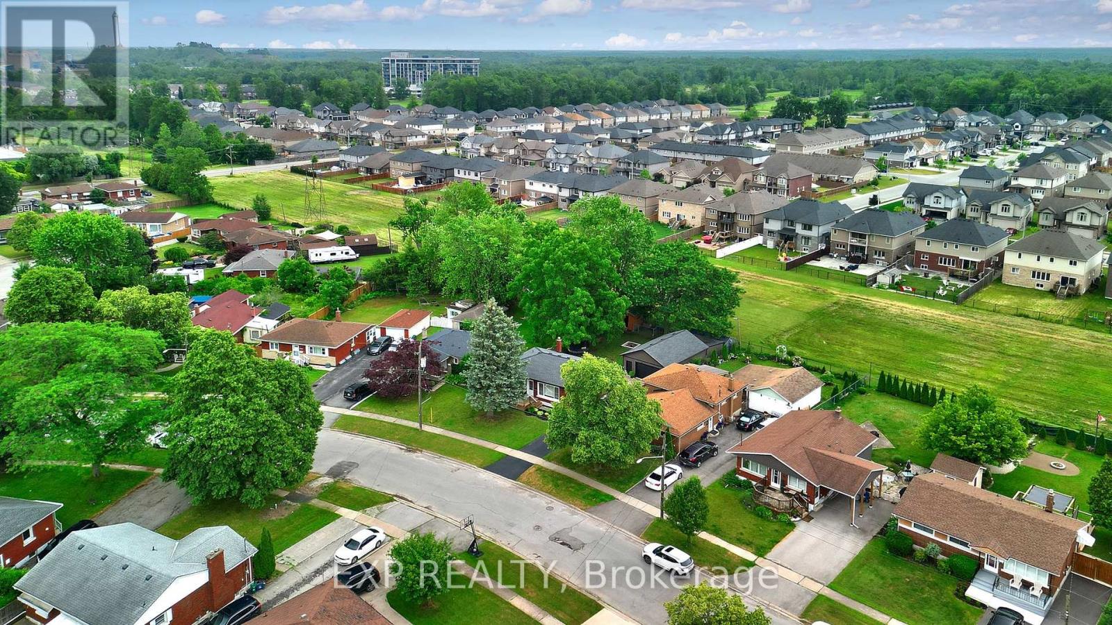 7589 Wilson Crescent, Niagara Falls, Ontario  L2G 4S3 - Photo 42 - X12249646