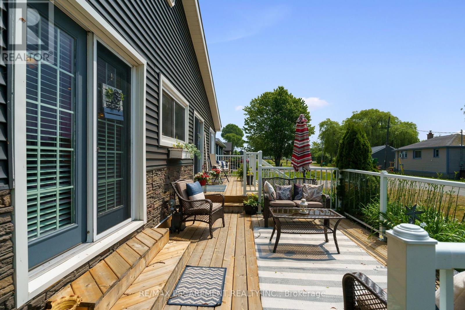 Property at 87 LAKESHORE ROAD image 4