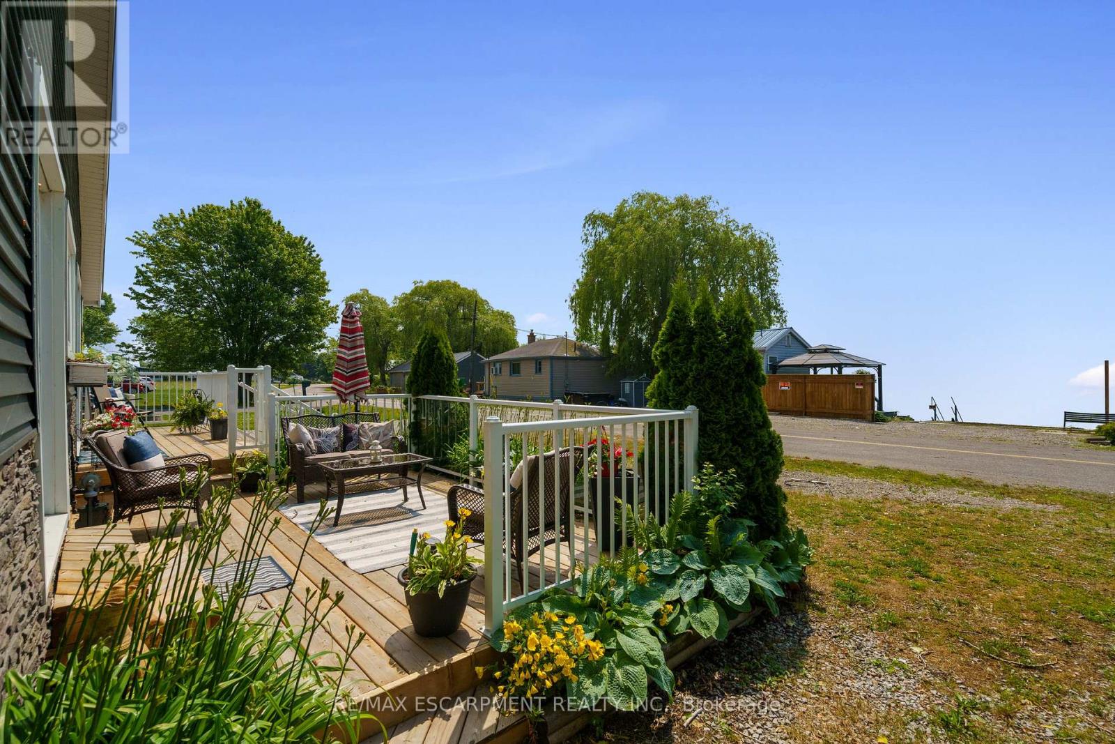 Property at 87 LAKESHORE ROAD image 5
