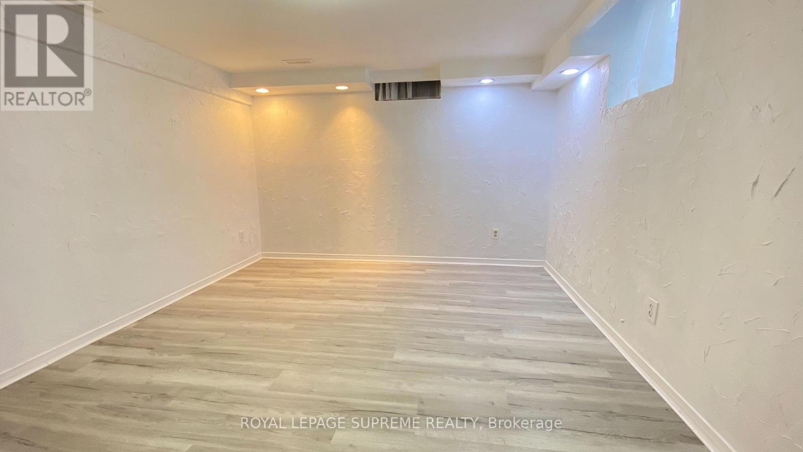 Bsmt - 22 Amblecote Pl, Hamilton (Randall), Ontario  L8W 3E9 - Photo 5 - X12249444