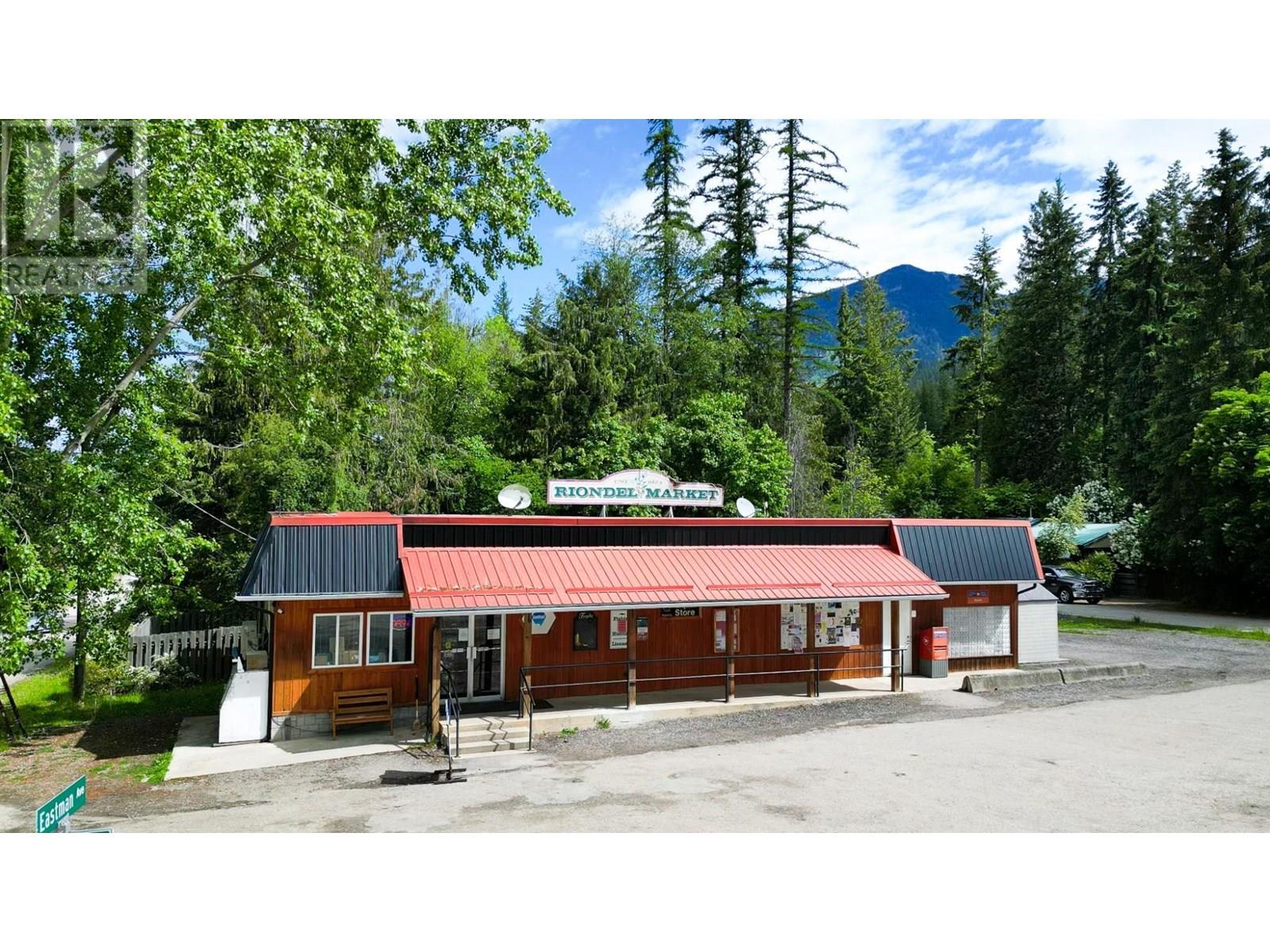 1504 Eastman Avenue, Riondel, British Columbia  V0B 2P0 - Photo 1 - 10337516