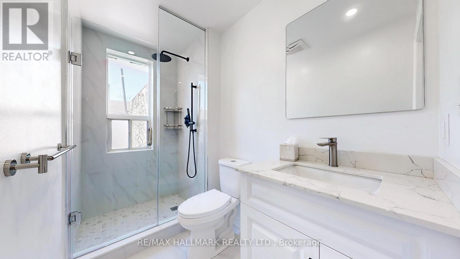 38 Kensington Avenue, Toronto, Ontario M5T 2J9 - Photo 19 - C12241322