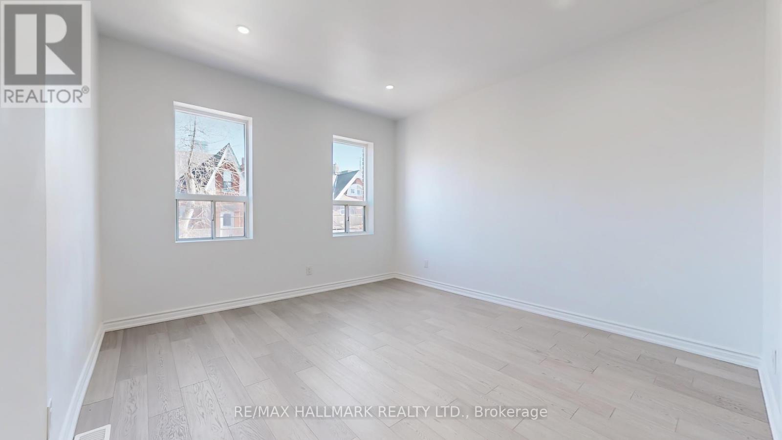 38 Kensington Avenue, Toronto, Ontario M5T 2J9 - Photo 15 - C12241322