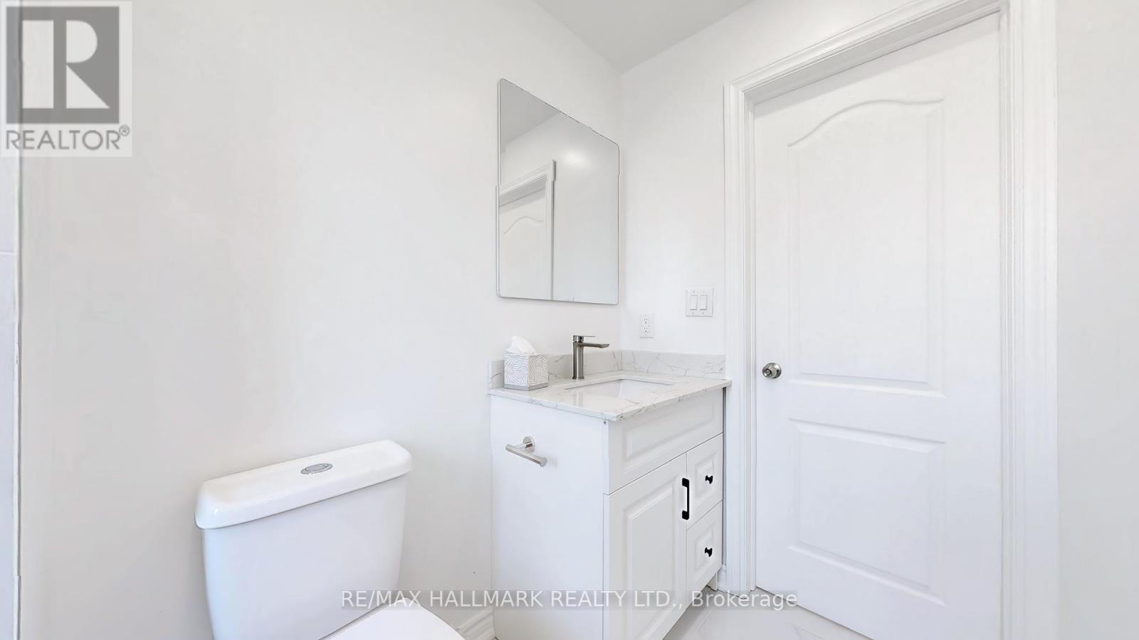 38 Kensington Avenue, Toronto, Ontario M5T 2J9 - Photo 20 - C12241322