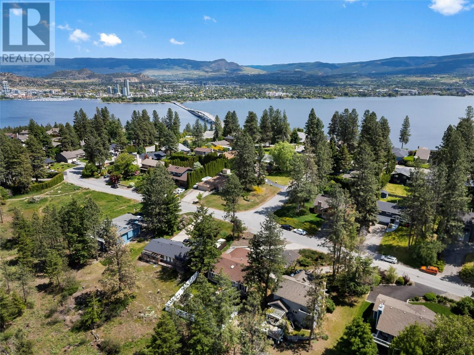 Property at 2036 Tomat Avenue image 3