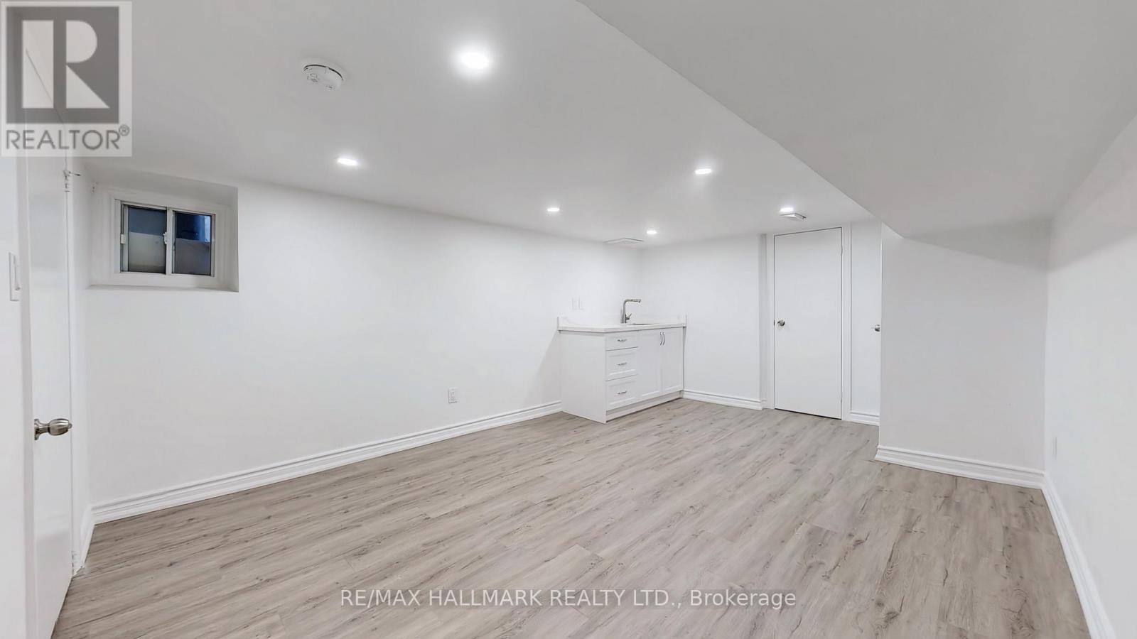 38 Kensington Avenue, Toronto, Ontario M5T 2J9 - Photo 22 - C12241322