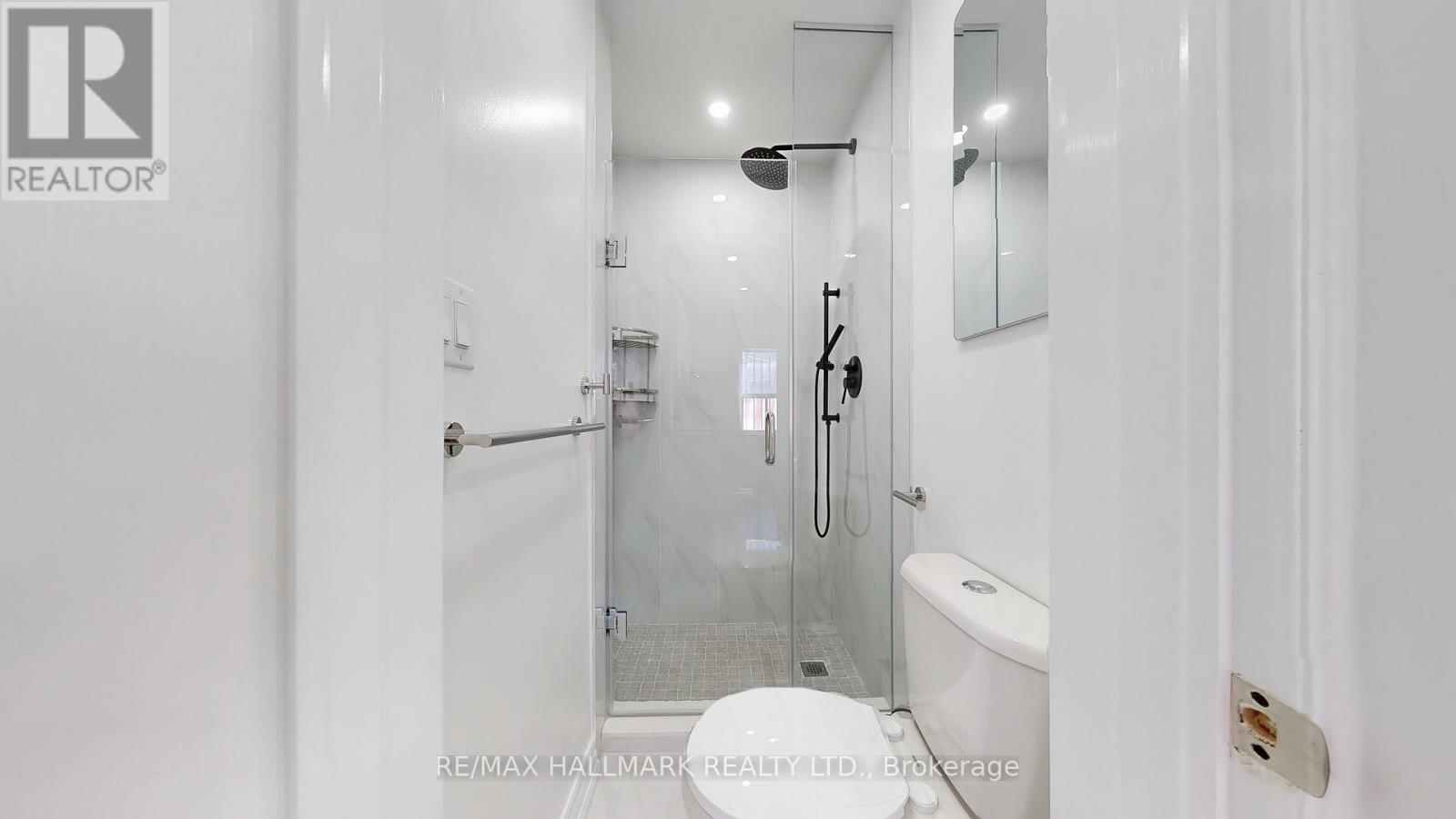 38 Kensington Avenue, Toronto, Ontario M5T 2J9 - Photo 27 - C12241322