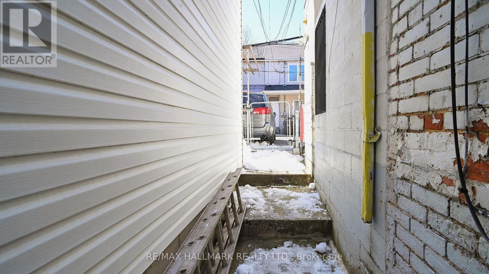 38 Kensington Avenue, Toronto, Ontario M5T 2J9 - Photo 32 - C12241322