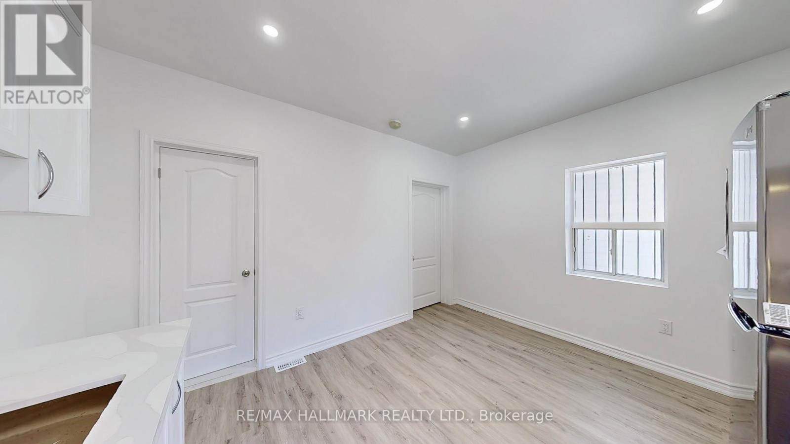 38 Kensington Avenue, Toronto, Ontario M5T 2J9 - Photo 26 - C12241322