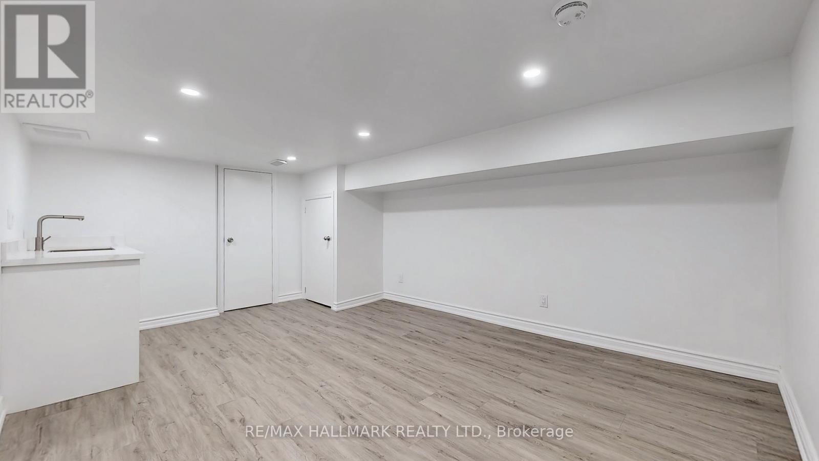 38 Kensington Avenue, Toronto, Ontario M5T 2J9 - Photo 23 - C12241322