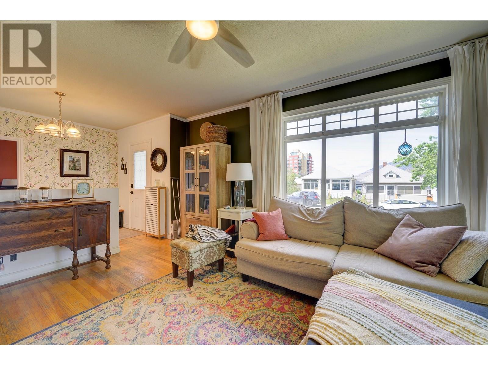 Property at 647 St Paul Street image 3