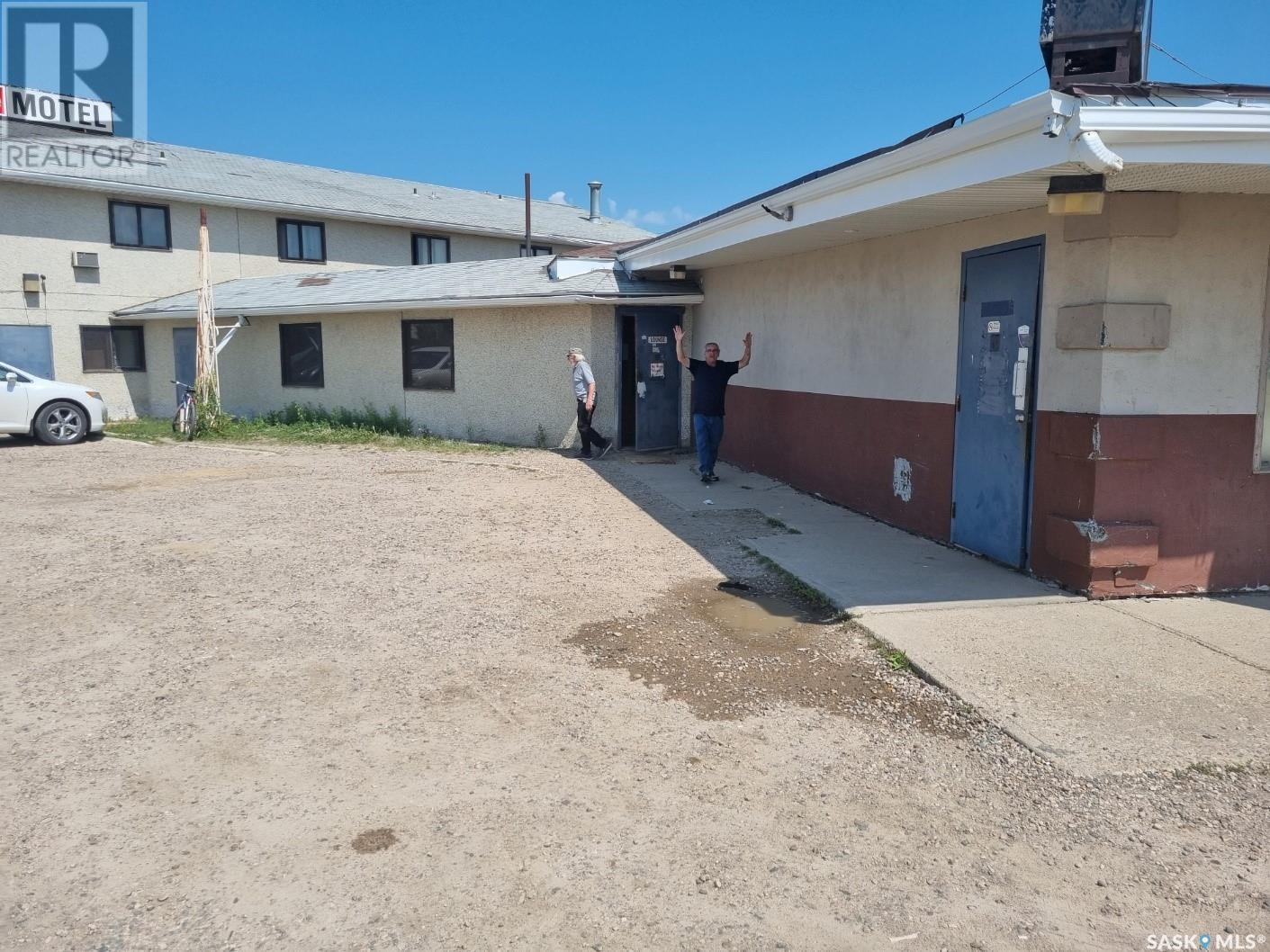 102 9th Street W, Meadow Lake, Saskatchewan  S9X 1Y4 - Photo 2 - SK010912
