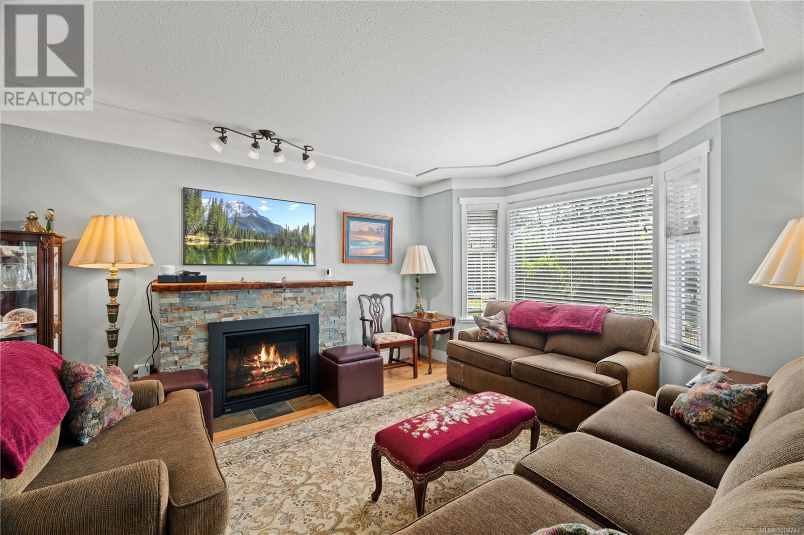 Property at 7483 Tomlinson Rd image 5
