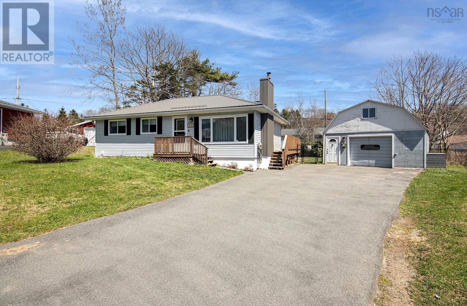Property at 140 Balsam Circle image 3
