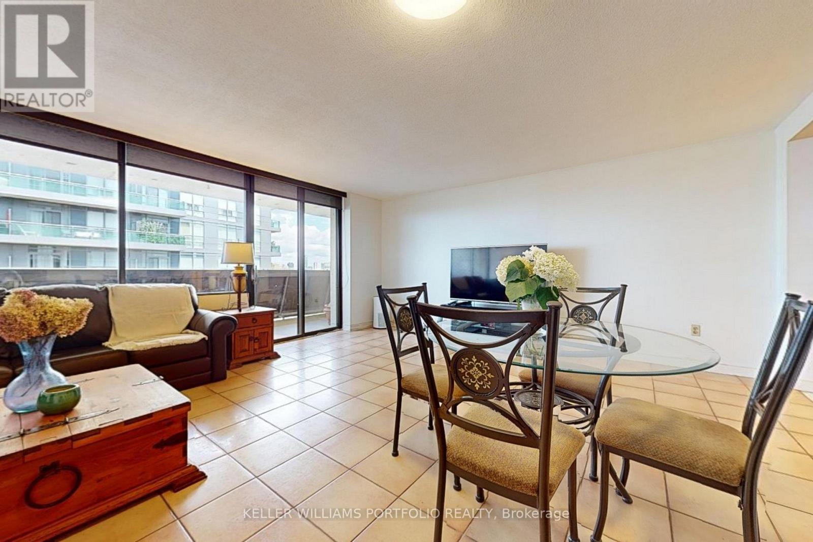 Property at 1510 - 720 SPADINA AVENUE image 4