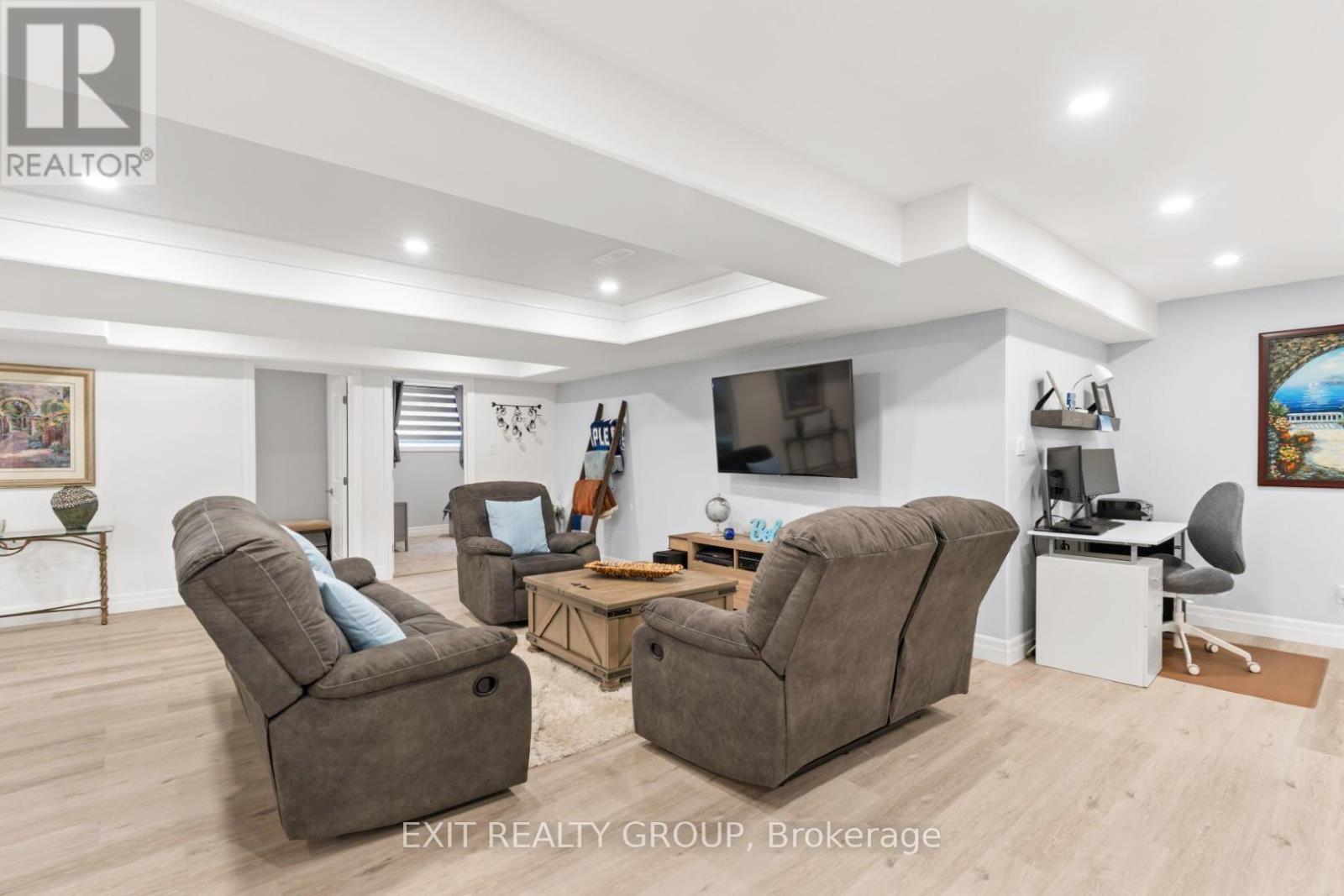 86 Essex Drive, Belleville, Ontario  K8N 0J1 - Photo 27 - X12249814