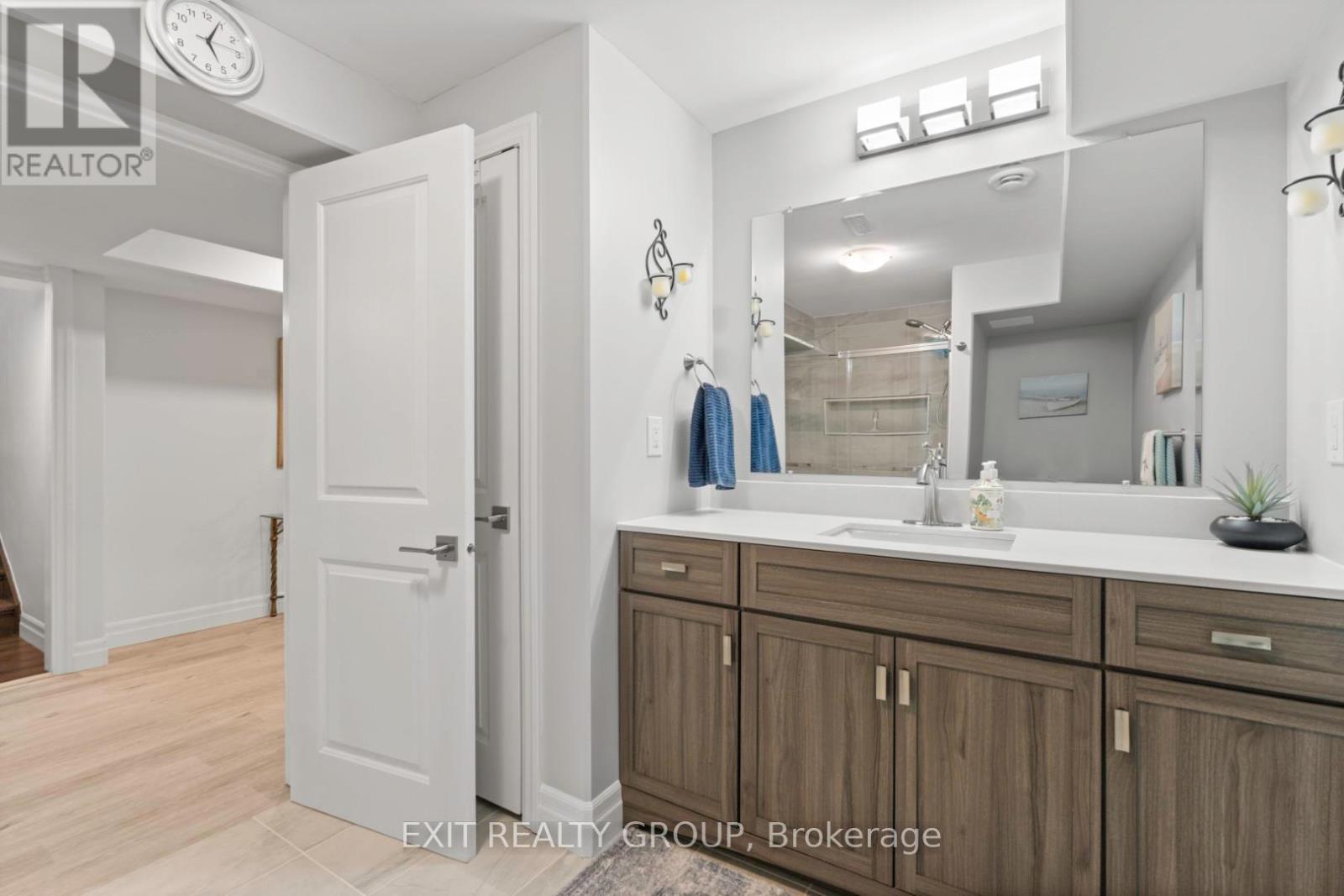 86 Essex Drive, Belleville, Ontario  K8N 0J1 - Photo 34 - X12249814