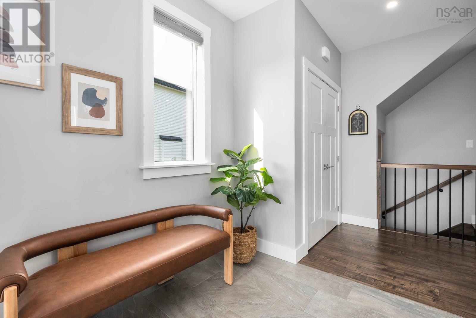 Property at 35 Bramwell Court image 3