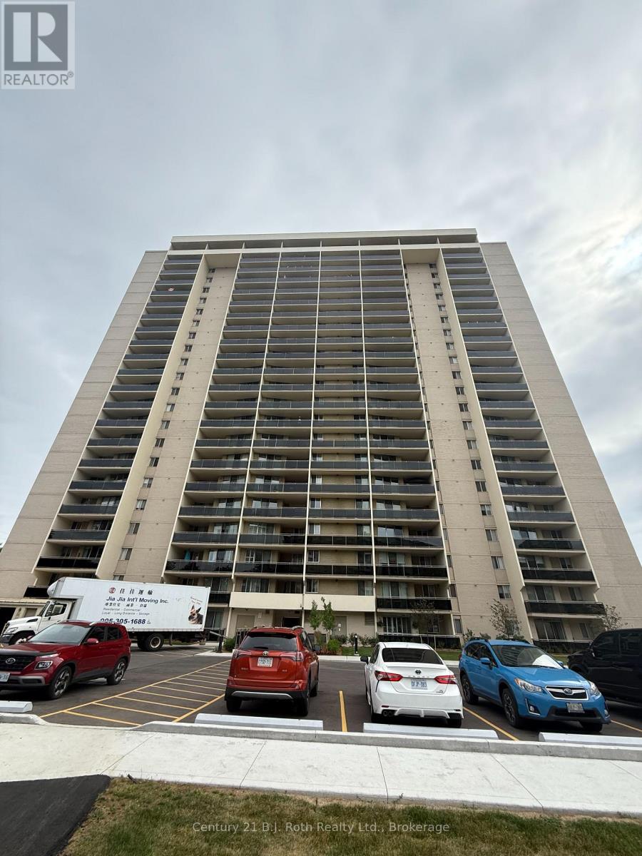 2107 - 820 Burnhamthorpe Road, Toronto, Ontario  M9C 4W2 - Photo 2 - W12249418