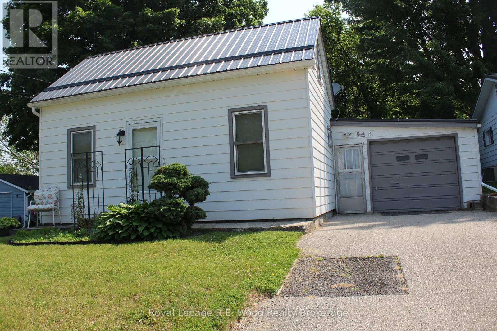 8 Tillson Street, Tillsonburg photo number 2 8 Tillson Street, Tillsonburg photo number 2