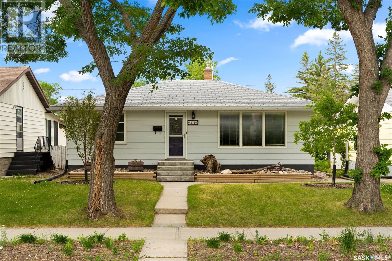 623 BROADWAY AVENUE E, regina, Saskatchewan