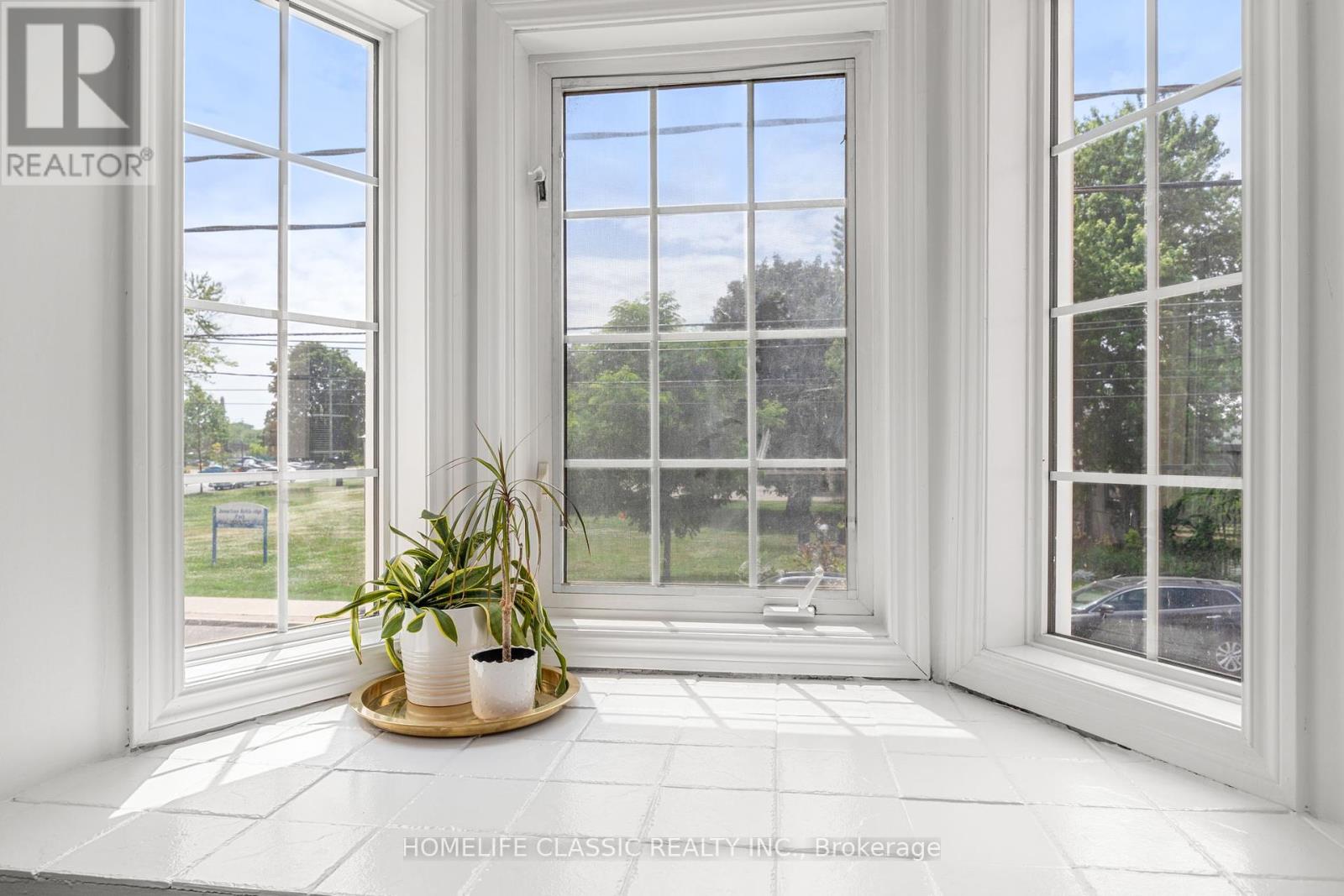 Property at 1508 QUEEN STREET E image 4