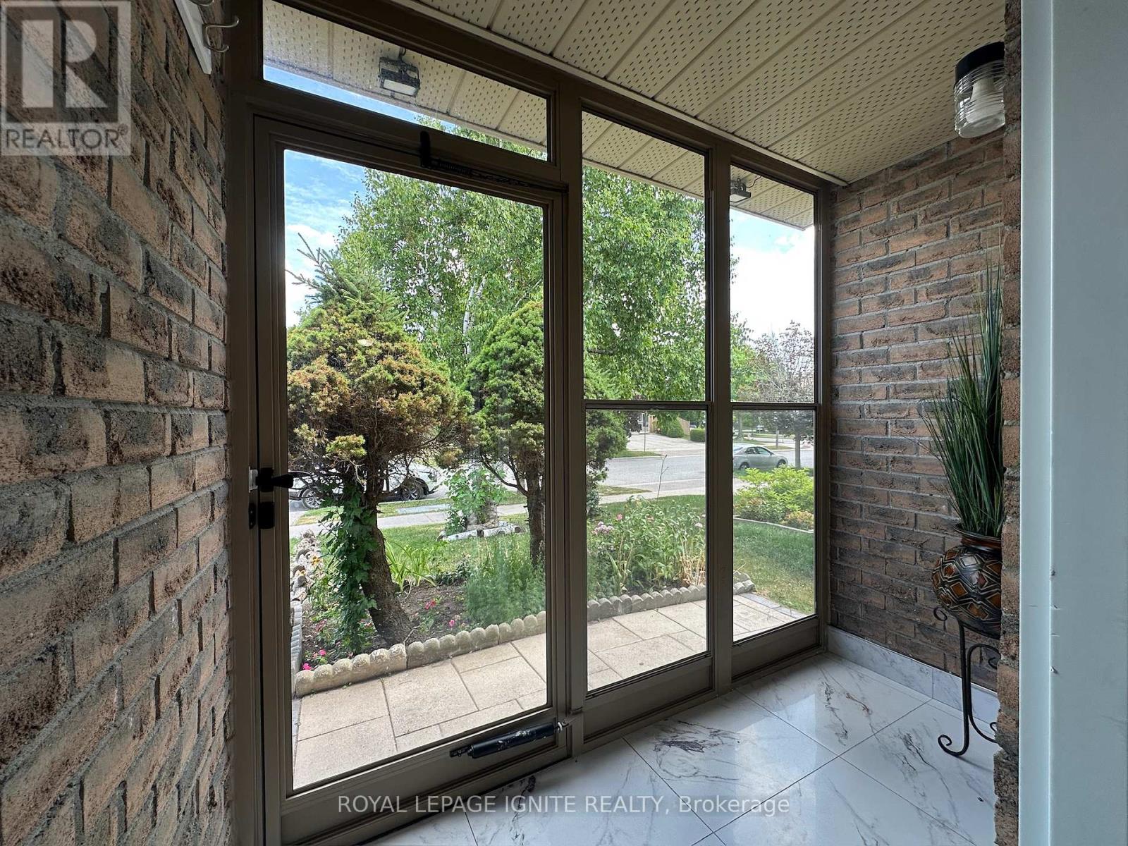 Property at 28 RAINBOW RIDGE AVENUE image 2