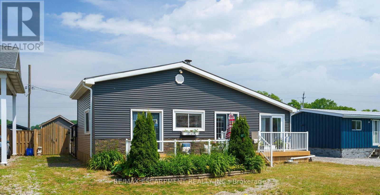 Property at 87 LAKESHORE ROAD image 1