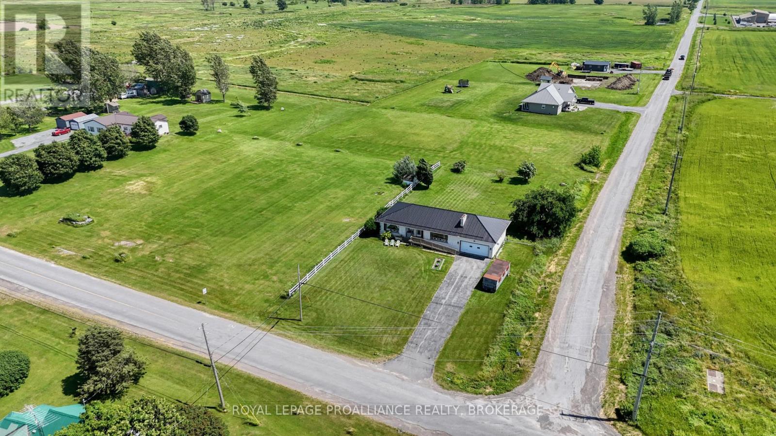 631 Highway 96, Frontenac Islands, Ontario  K0H 2Y0 - Photo 28 - X12249955