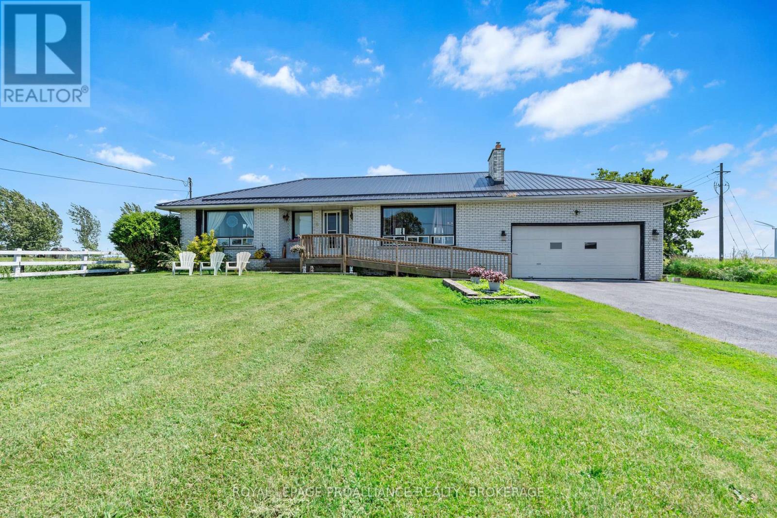 631 Highway 96, Frontenac Islands, Ontario  K0H 2Y0 - Photo 3 - X12249955