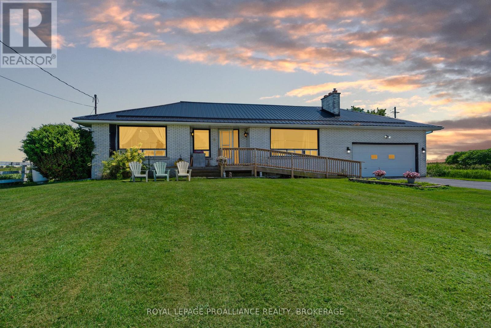 631 Highway 96, Frontenac Islands, Ontario  K0H 2Y0 - Photo 5 - X12249955