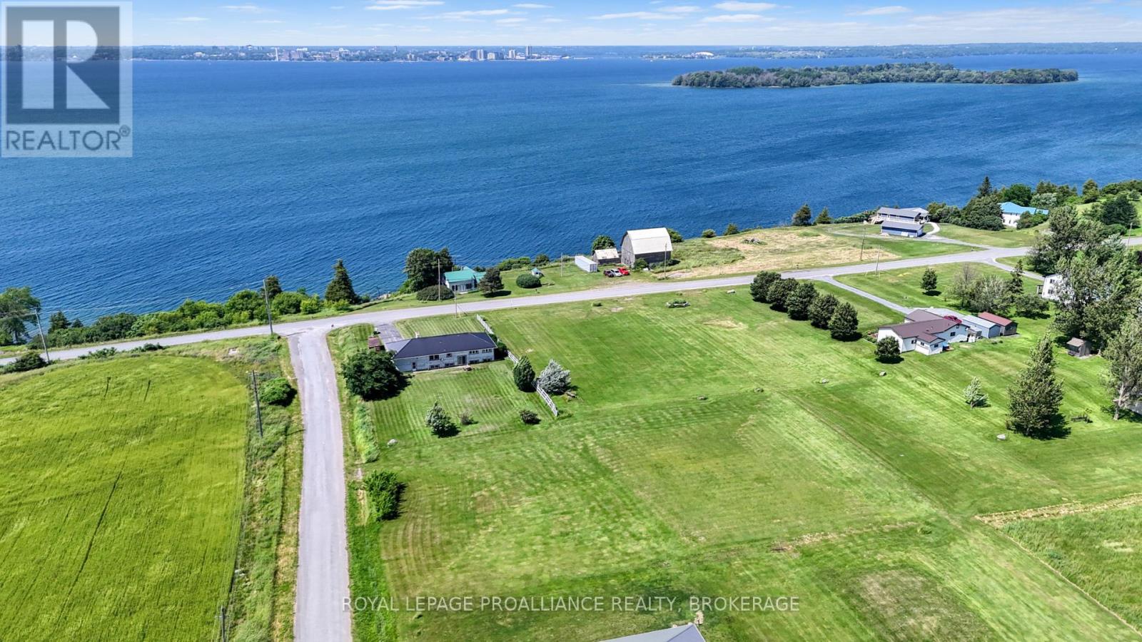 631 Highway 96, Frontenac Islands, Ontario  K0H 2Y0 - Photo 6 - X12249955
