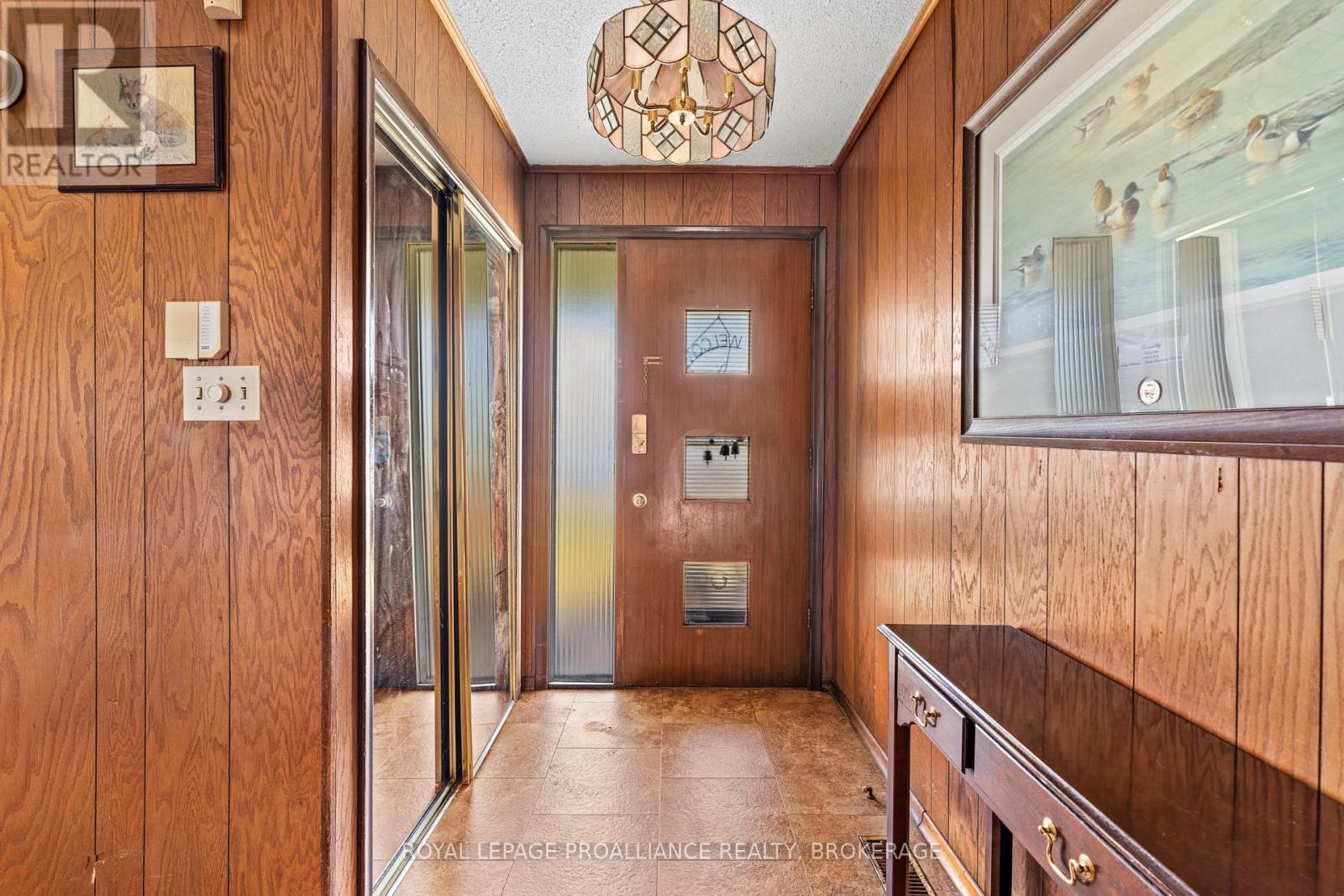 631 Highway 96, Frontenac Islands, Ontario  K0H 2Y0 - Photo 8 - X12249955