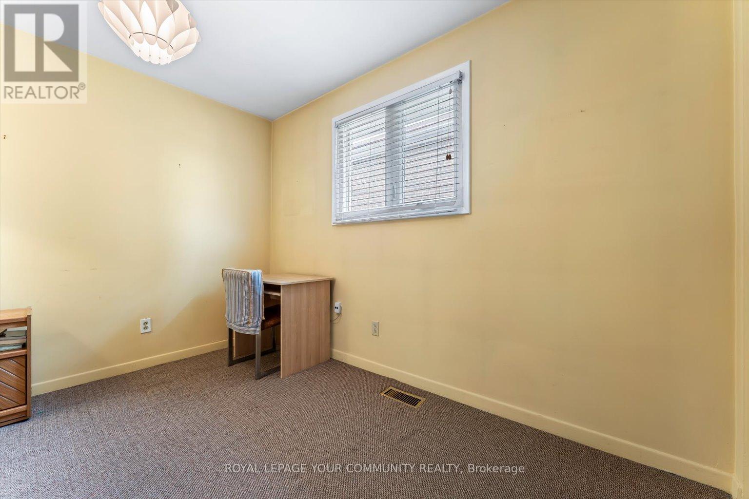 175 Lindylou Road, Toronto (Humbermede), Ontario  M9M 2B8 - Photo 19 - W12249704