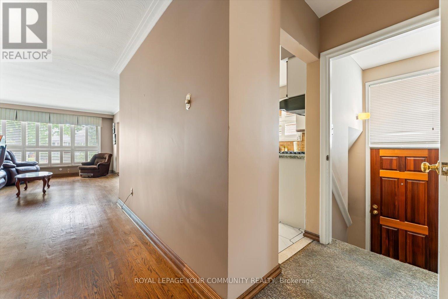 175 Lindylou Road, Toronto (Humbermede), Ontario  M9M 2B8 - Photo 21 - W12249704