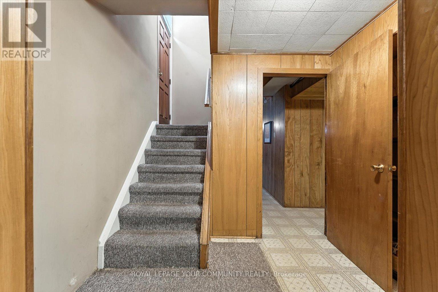 175 Lindylou Road, Toronto (Humbermede), Ontario  M9M 2B8 - Photo 22 - W12249704