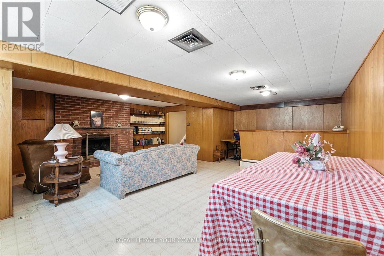 175 Lindylou Road, Toronto (Humbermede), Ontario  M9M 2B8 - Photo 25 - W12249704