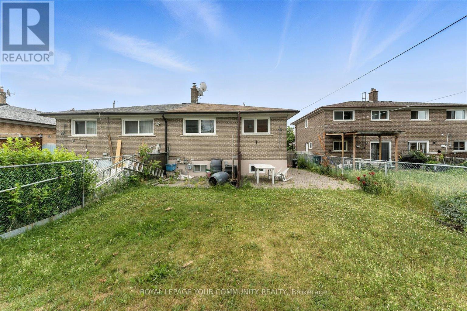 175 Lindylou Road, Toronto (Humbermede), Ontario  M9M 2B8 - Photo 38 - W12249704