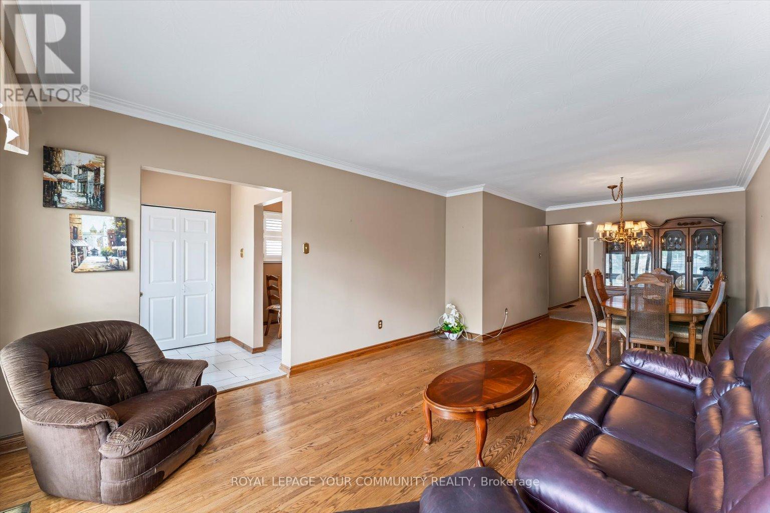 Property at 175 LINDYLOU ROAD image 4