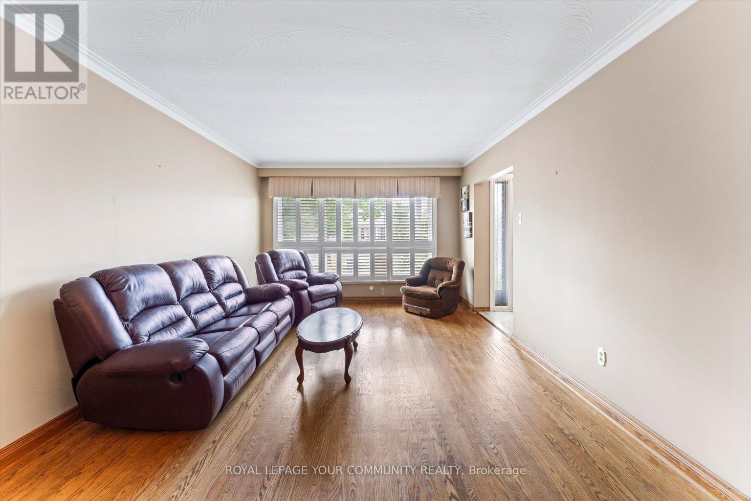 Property at 175 LINDYLOU ROAD image 5