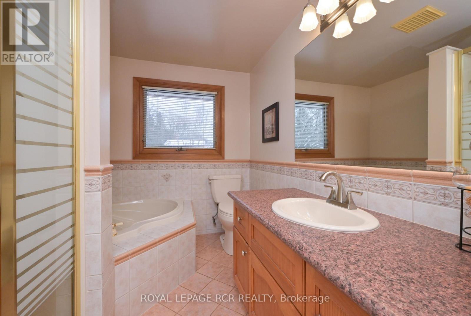 31 Forest Park Road, Orangeville, Ontario  L9W 1A1 - Photo 25 - W12249738
