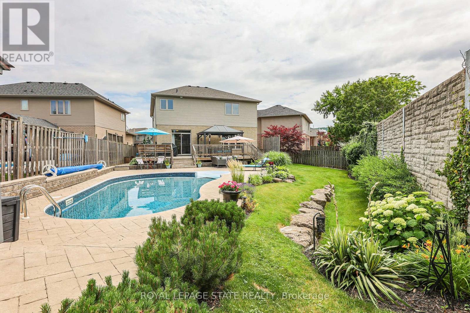Property at 17 PLUM TREE LANE image 2